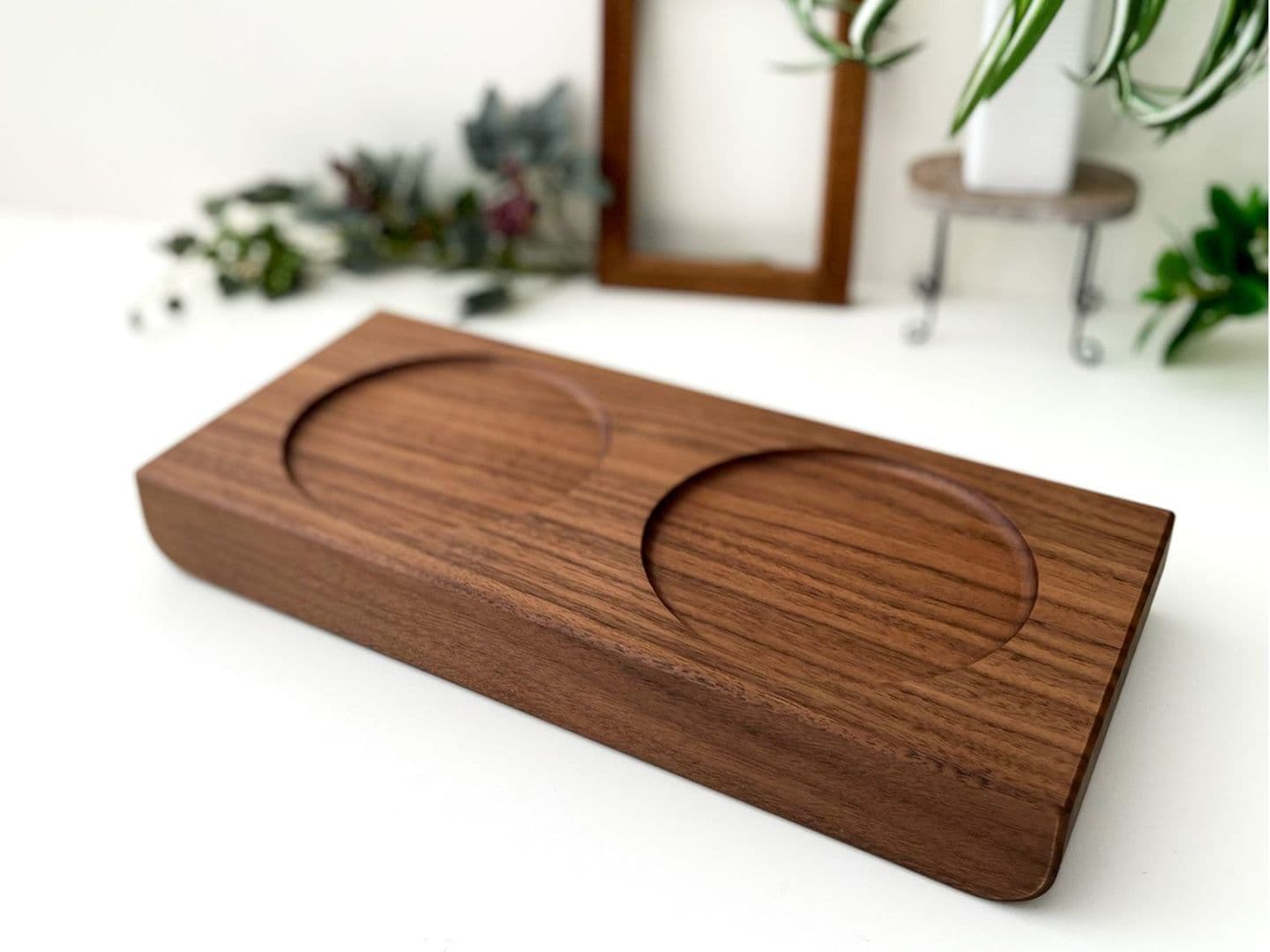 ねこちゃん、犬ちゃんの木製おしゃれ餌入れ