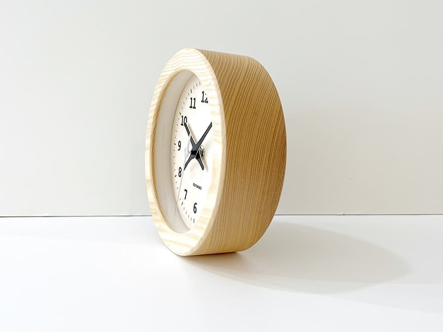 郡上踊りで有名な郡上八幡で観光体験のカトモクのお店を運営する加藤木工が作る日本製セイコー電波壁掛け時計