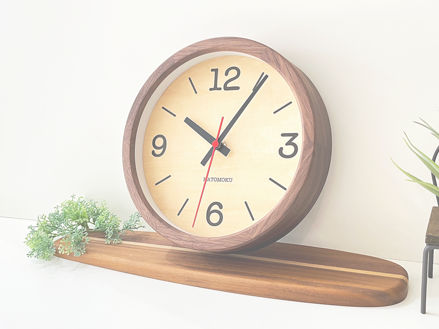 郡上八幡で観光体験のカトモクのお店を運営する加藤木工が作る日本製セイコー電波壁掛け時計
