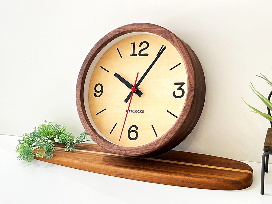 郡上八幡で観光体験のカトモクのお店を運営する加藤木工が作る日本製セイコー電波壁掛け時計