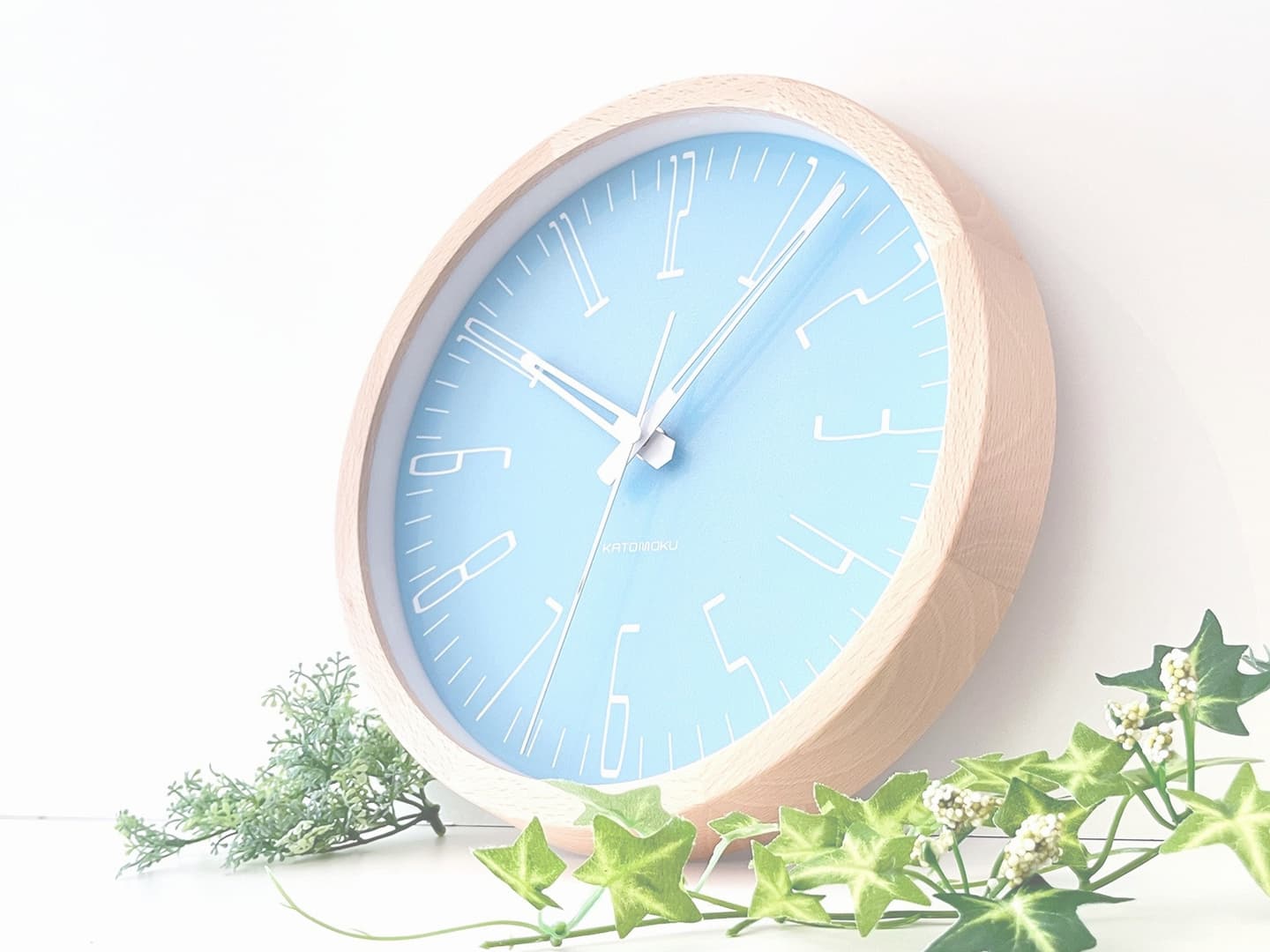 時計 掛け時計 壁掛け時計 木の時計 国産 日本 岐阜県 郡上八幡 インテリア 雑貨 丁寧な暮らし 北欧 シンプル オシャレ 静音 静か 木工屋 無垢 ライトブル 西海岸 