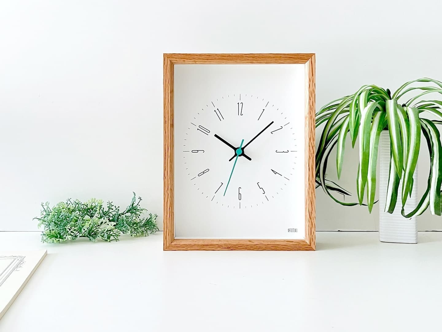 km-147_dual_use_clock_10