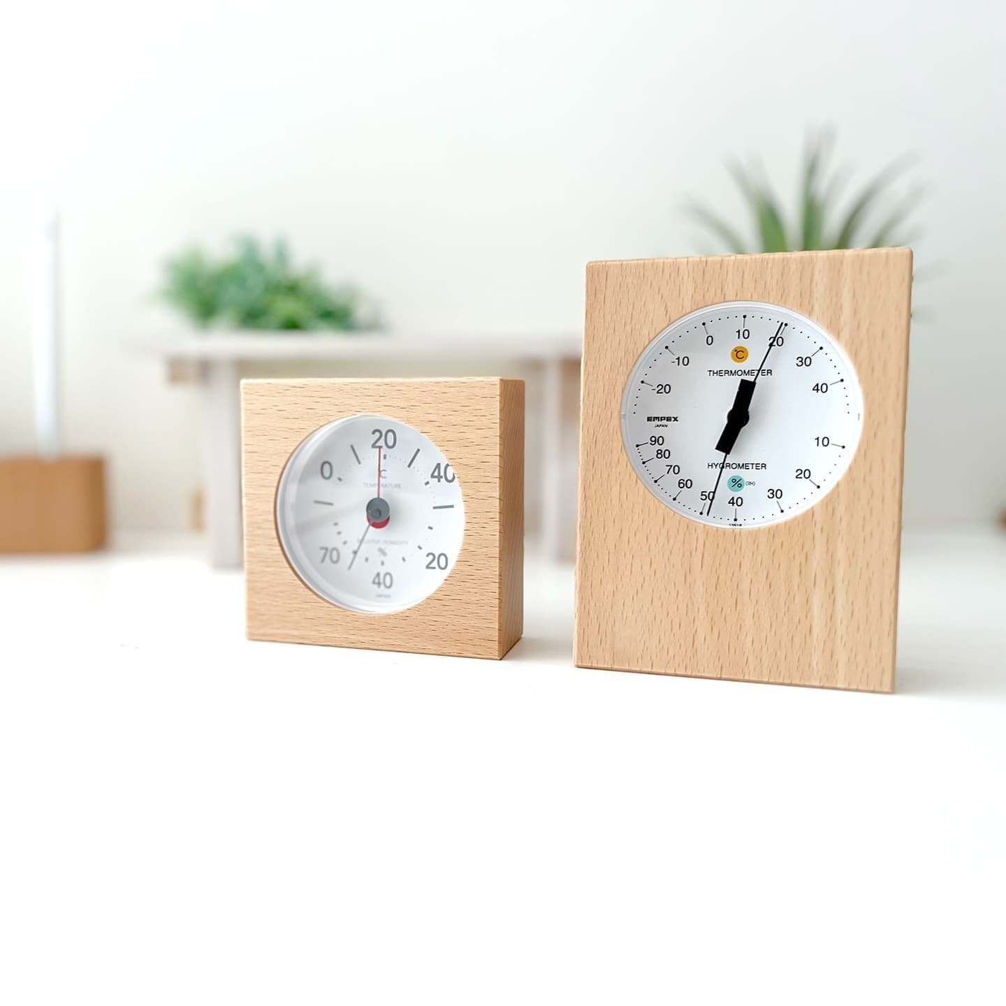 km-102_温湿度計2of加藤木工株式会社