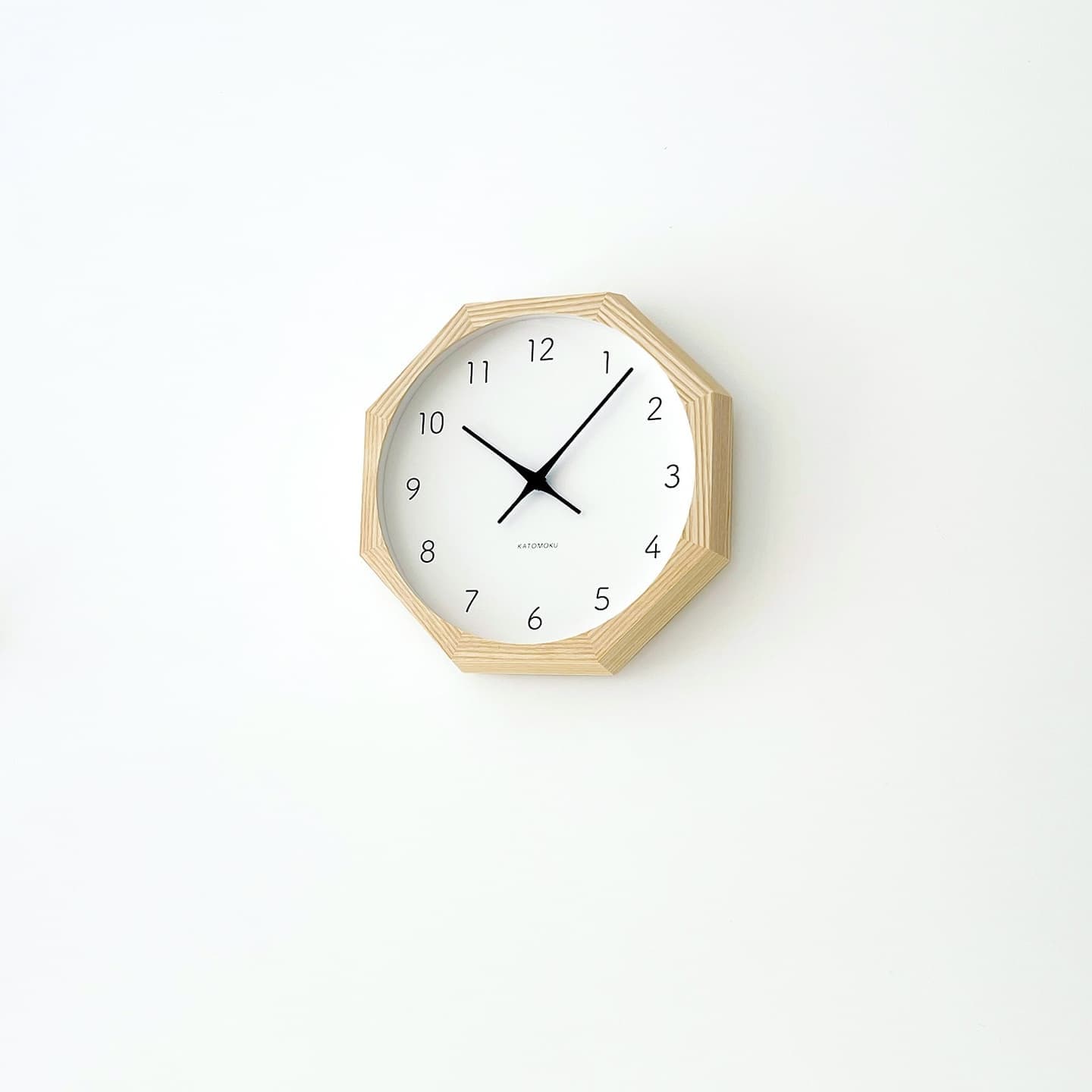 掛け時計 時計 壁掛け時計 静か 無音 静音 木の時計 木製 木工 木材 無垢材 天然素材 連続秒針 スイープムーブメント インテリア 八角形 縁起物 日本製 国産 岐阜県 郡上市 郡上八幡 郡上踊り 