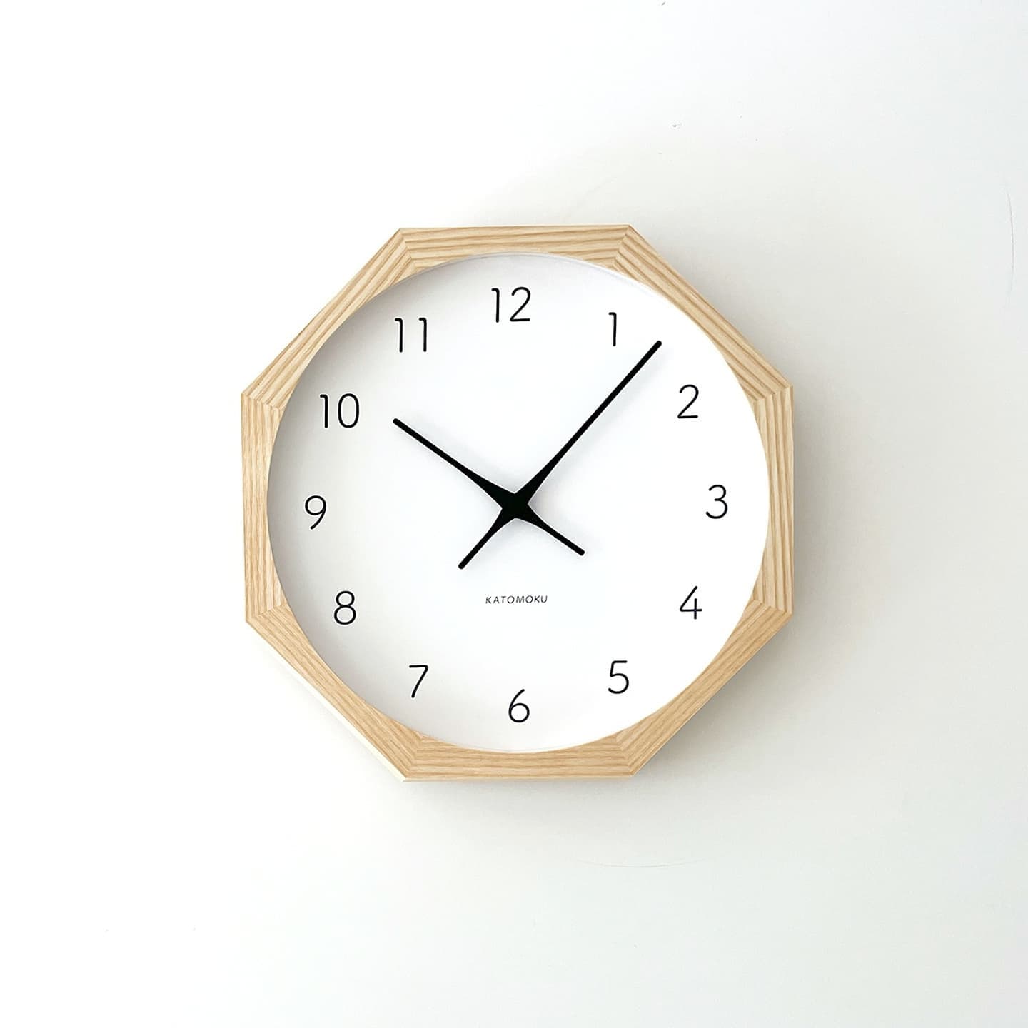 掛け時計 時計 壁掛け時計 静か 無音 静音 木の時計 木製 木工 木材 無垢材 天然素材 連続秒針 スイープムーブメント インテリア 八角形 縁起物 日本製 国産 岐阜県 郡上市 郡上八幡 郡上踊り 