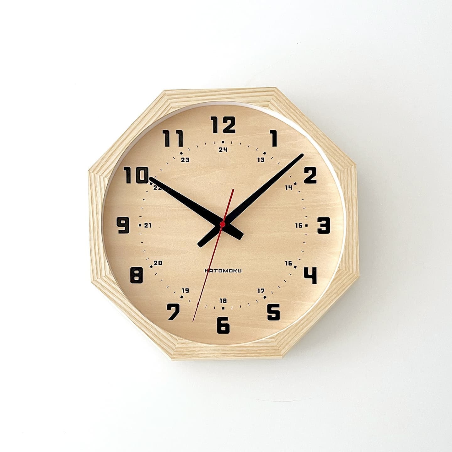 掛け時計 時計 壁掛け時計 静か 無音 静音 木の時計 木製 木工 木材 無垢材 天然素材 連続秒針 スイープムーブメント インテリア 八角形 縁起物 日本製 国産 岐阜県 郡上市 郡上八幡 郡上踊り 