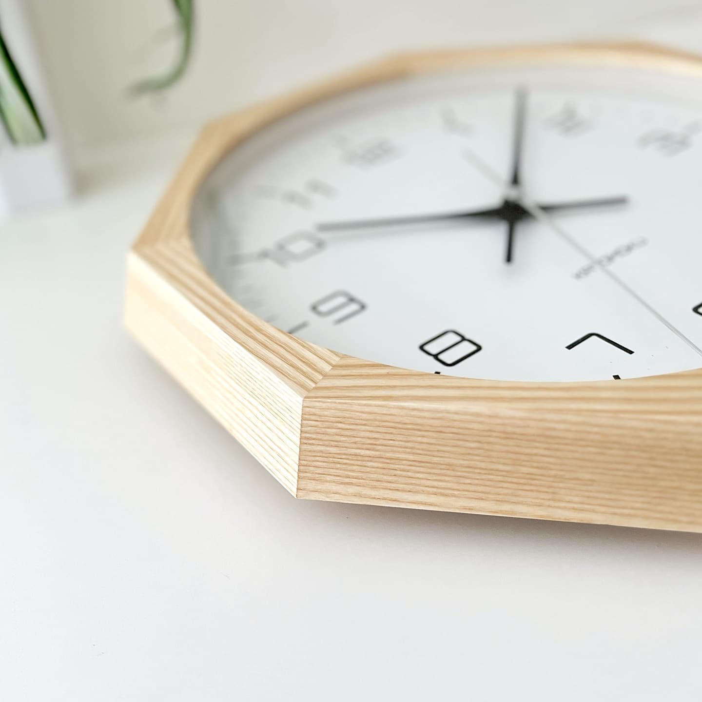掛け時計 時計 壁掛け時計 静か 無音 静音 木の時計 木製 木工 木材 無垢材 天然素材 連続秒針 スイープムーブメント インテリア 八角形 縁起物 日本製 国産 岐阜県 郡上市 郡上八幡 郡上踊り 