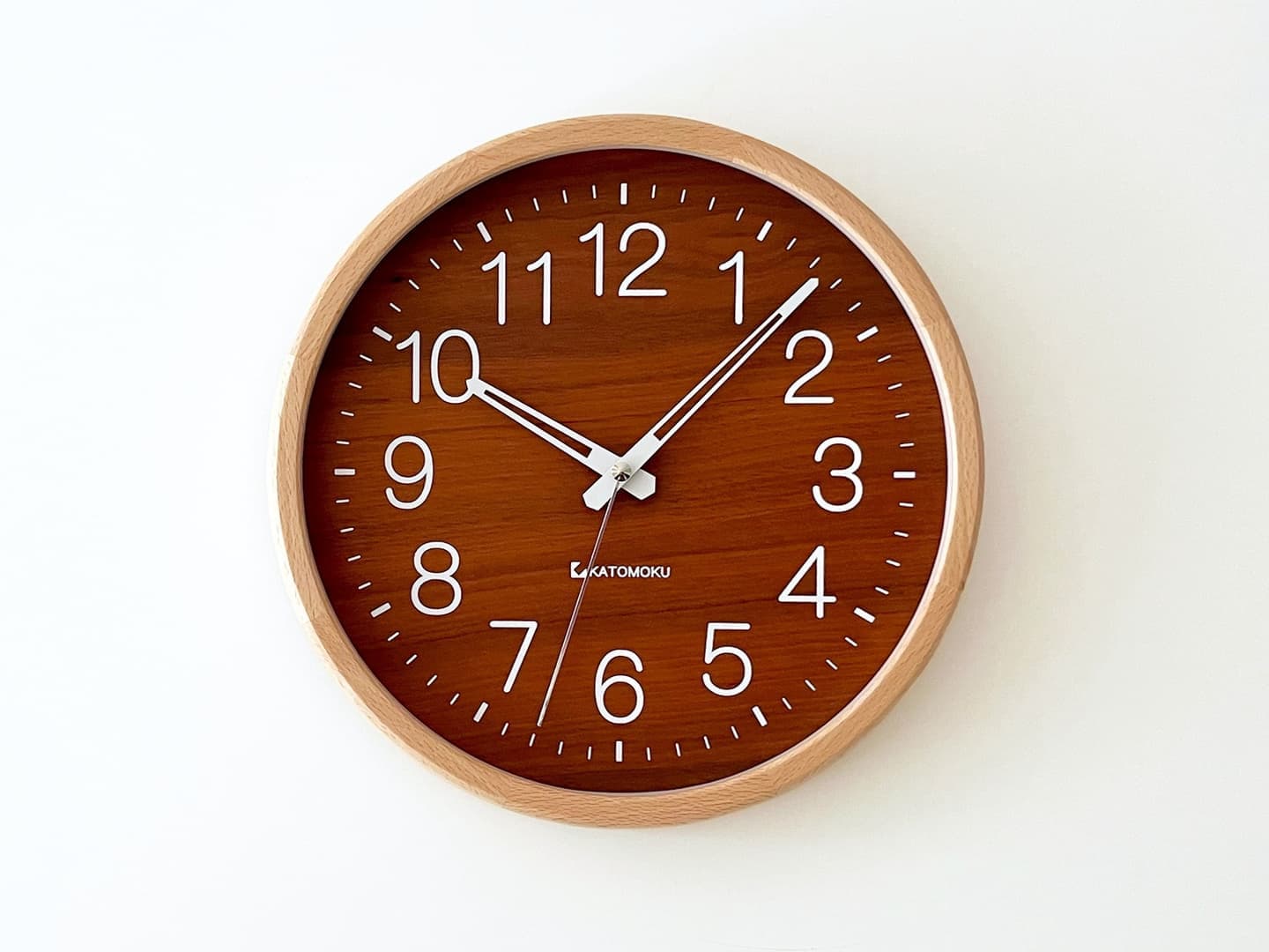 郡上踊りで有名な郡上八幡で観光体験のカトモクのお店を運営する加藤木工が作る日本製セイコー電波壁掛け時計