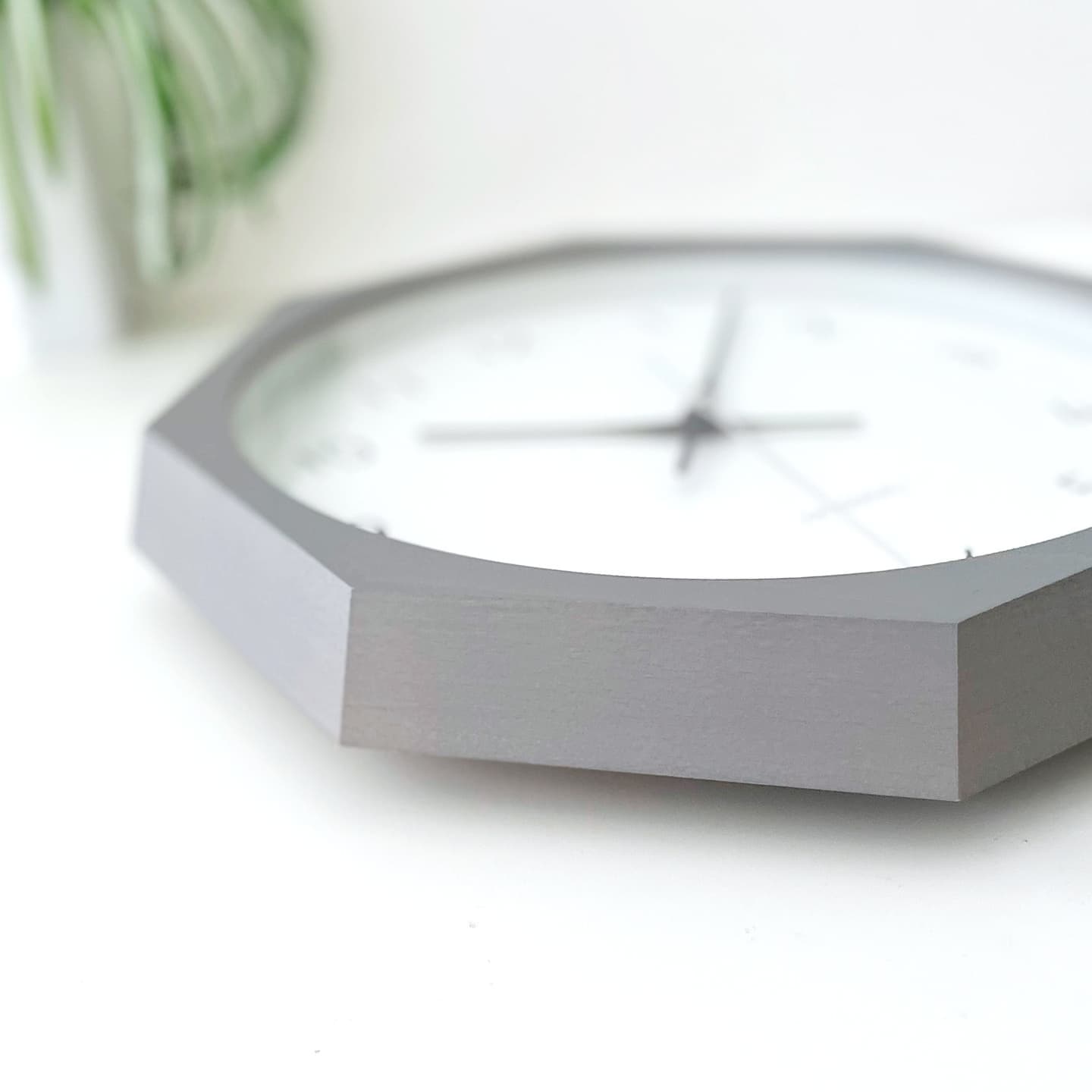 掛け時計 時計 壁掛け時計 静か 無音 静音 木の時計 木製 木工 木材 無垢材 天然素材 連続秒針 スイープムーブメント インテリア 八角形 縁起物 日本製 国産 岐阜県 郡上市 郡上八幡 郡上踊り 