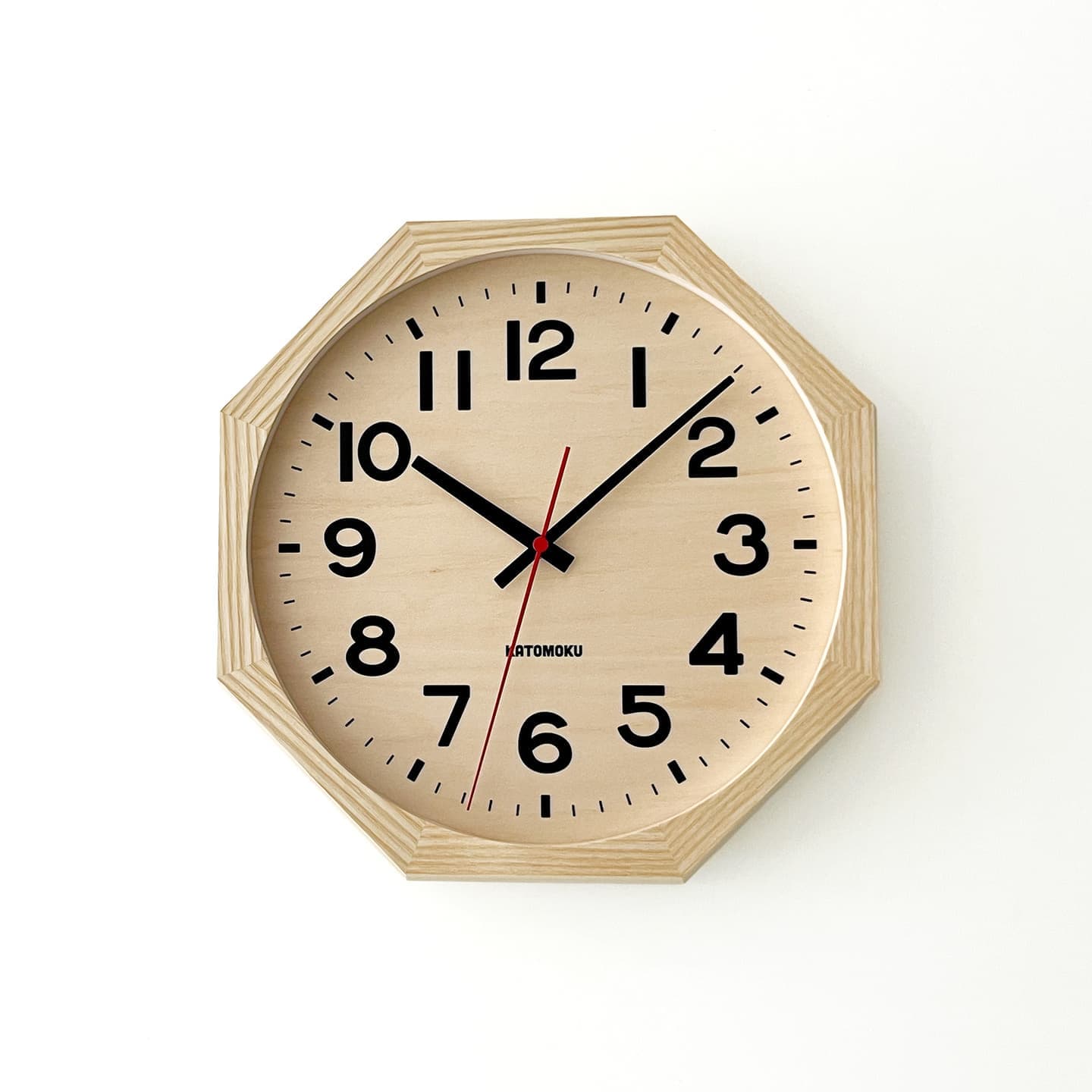掛け時計 時計 壁掛け時計 静か 無音 静音 木の時計 木製 木工 木材 無垢材 天然素材 連続秒針 スイープムーブメント インテリア 八角形 縁起物 日本製 国産 岐阜県 郡上市 郡上八幡 郡上踊り 