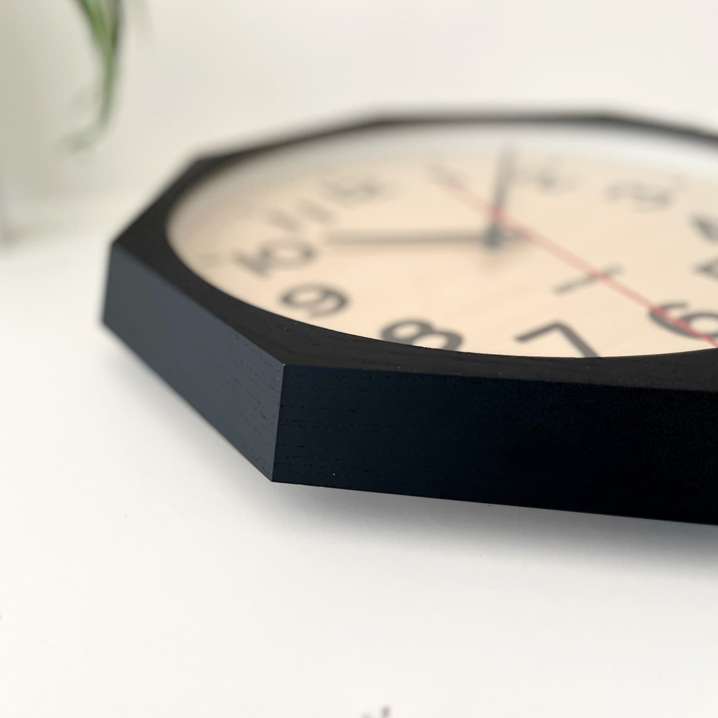 掛け時計 時計 壁掛け時計 静か 無音 静音 木の時計 木製 木工 木材 無垢材 天然素材 連続秒針 スイープムーブメント インテリア 八角形 縁起物 日本製 国産 岐阜県 郡上市 郡上八幡 郡上踊り 