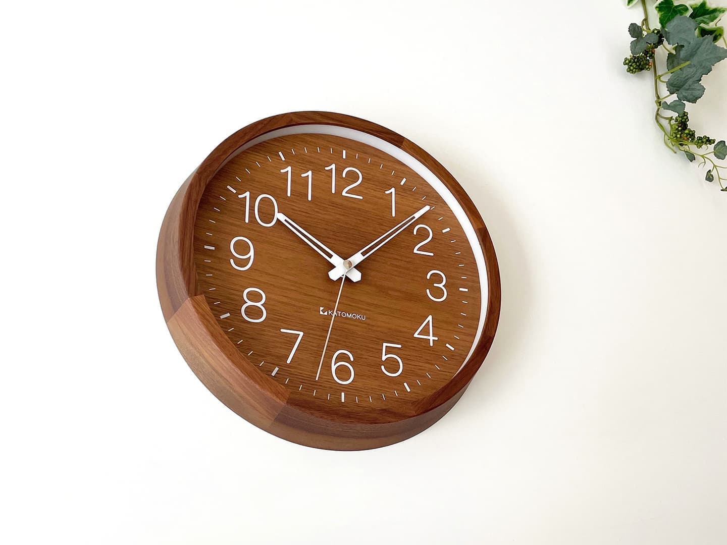 時計 掛け時計 壁掛け時計 電波時計 木の時計 国産 日本 岐阜県 郡上八幡 インテリア 雑貨 丁寧な暮らし 北欧 シンプル オシャレ 静音 静か 自動受信 時刻修正 木工屋 無垢 ウォールナット