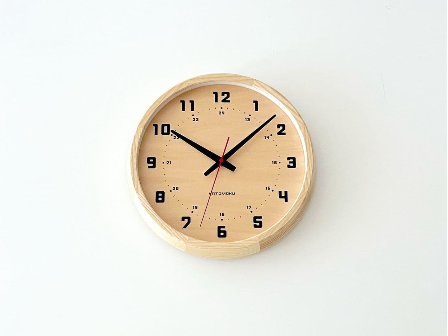 時計 掛け時計 壁掛け時計 電波時計 木の時計 国産 日本 岐阜県 郡上八幡 インテリア 雑貨 丁寧な暮らし 北欧 シンプル オシャレ 静音 静か 自動受信 時刻修正 木工屋 無垢 シナ文字盤 レトロ 秒針